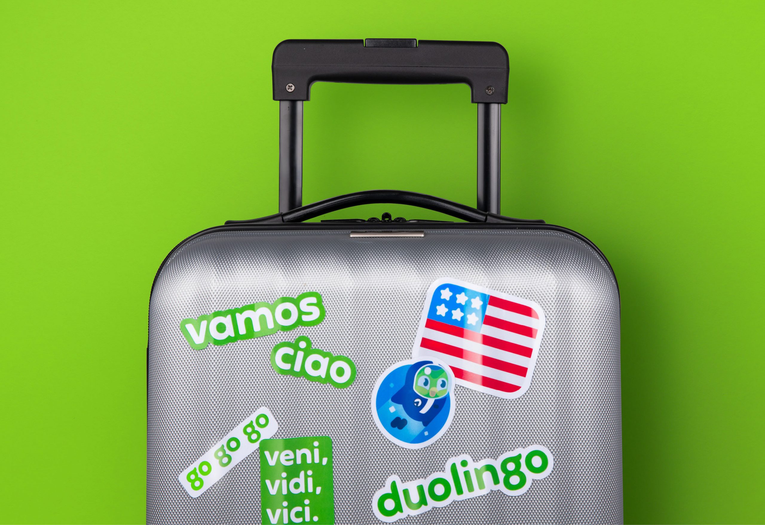 Duolingo_suitcase-by-Johnson-Banks